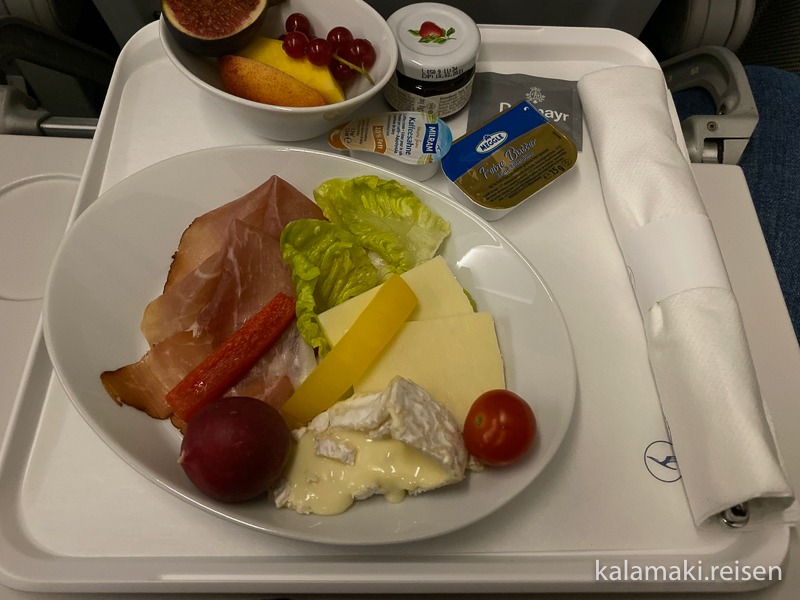 Gewagtes Essen bei LH - Gut, dass es keine Geruchsfotos gibt...