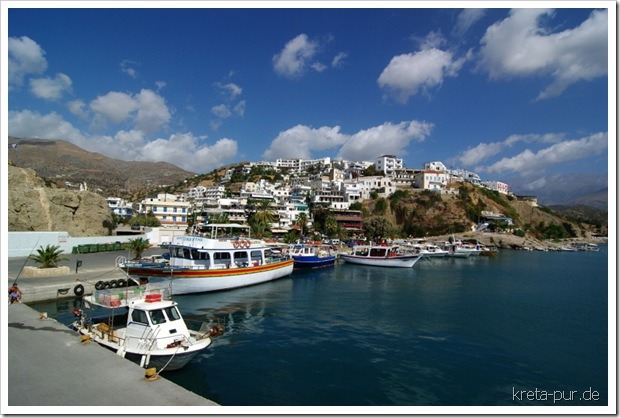 Agia Galini, Kreta - Blick von der Mole Richtung Ort