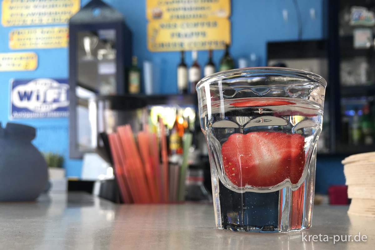 Raki-Cocktail in Agia Galini, kann man mal machen