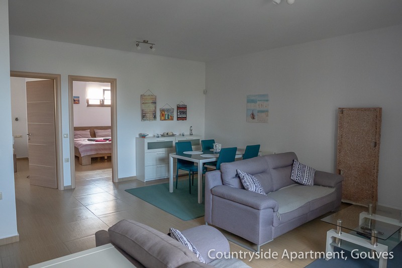 Countryside Apartment - Couchgarnitur und Essecke