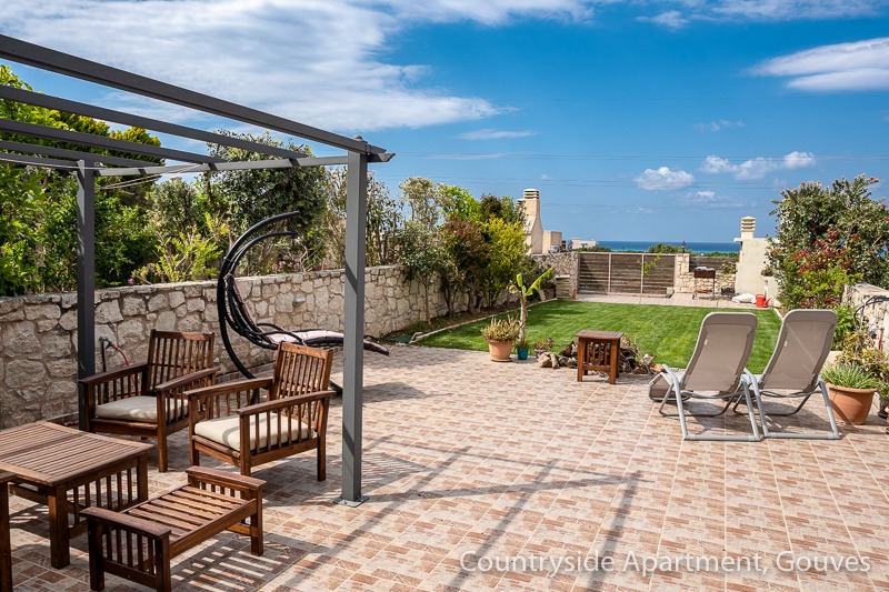 Countryside Apartment - Terrasse mit Meerblick