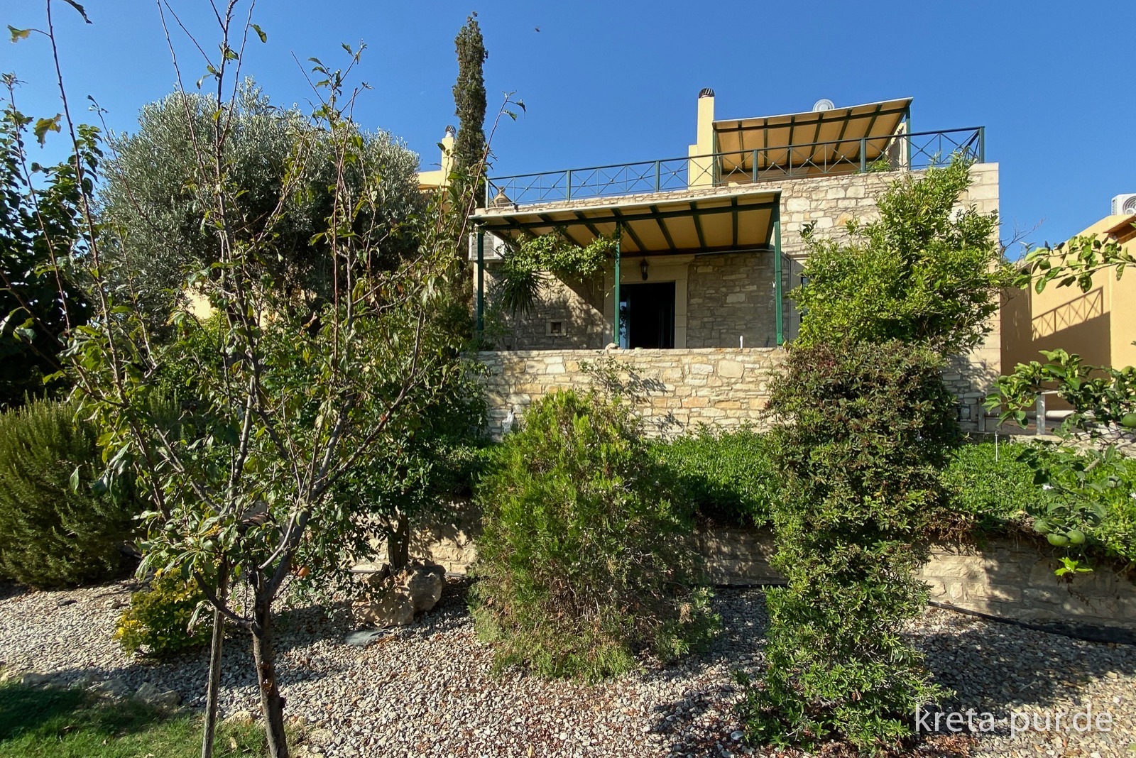 Studios Sigelakis - Blick vom Garten auf "unsere" Terrasse